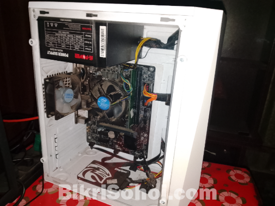 ব্যবহার করা কম্পিউটার। পারফরম্যান্স ভালো, কোনো ত্রুটি নেই।